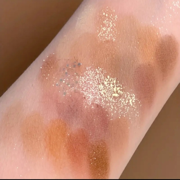 NWT!! LUCKY ME 25-Shade Cream Elf Eyeshadow Palette with Matte Pearly Finish!! - Picture 6 of 12